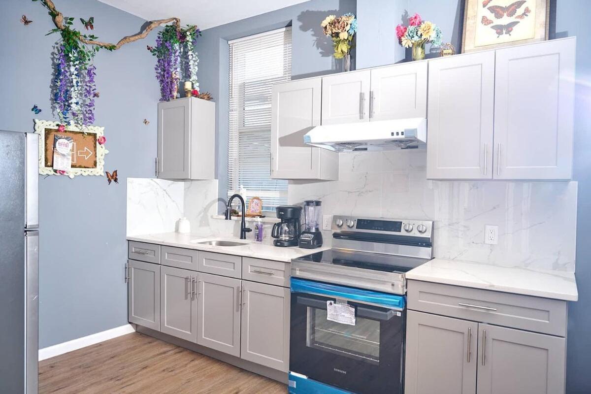 Garden Hideaway 2 Minutes To Fishtown Apartment